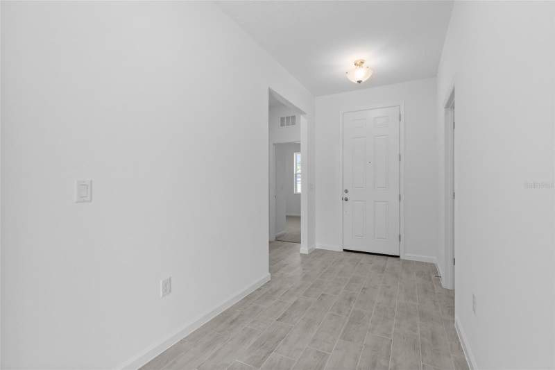 4 bedroom Single Family Residence at 7083 Lanier Falls Road, Lakewood Park Phase 1, Deland — photo 4