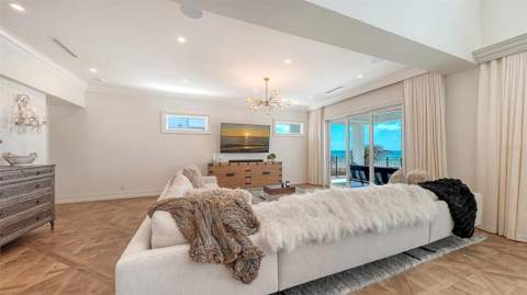 6529 Gulfside Road, Longboat Key FL - photo 12 of 35