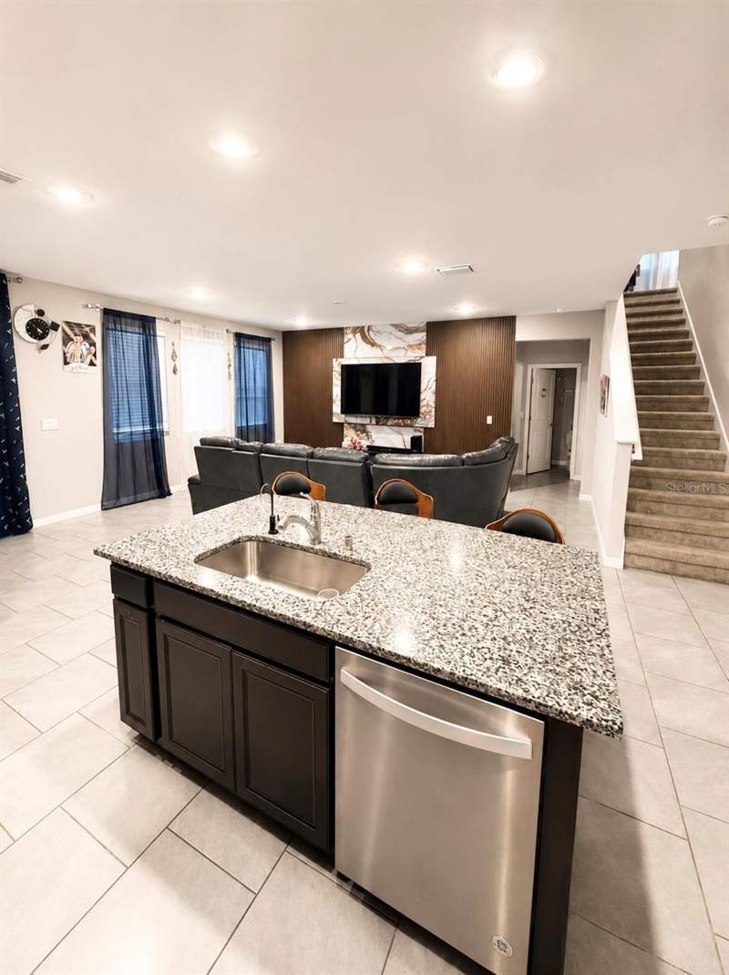 4 bedroom Single Family Residence at 3817 Sunny Spring Street, Varrea Ph 2A, Plant City — photo 4