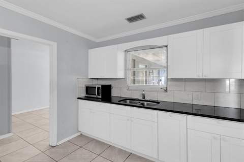 7633 S Crescent Loop, Floral City FL - photo 11 of 46