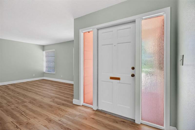 4 bedroom Single Family Residence at 7957 10th Avenue, South Cswy Isle Yacht Club 2nd Add, St Petersburg — photo 4