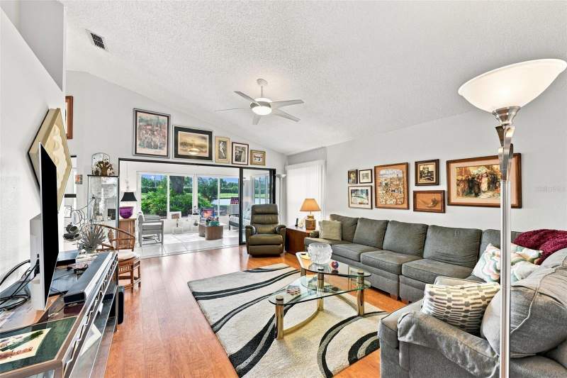 3 bedroom Single Family Residence at 1807 E Del Webb Boulevard, Sun City Center Unit 49, Sun City Center — photo 4