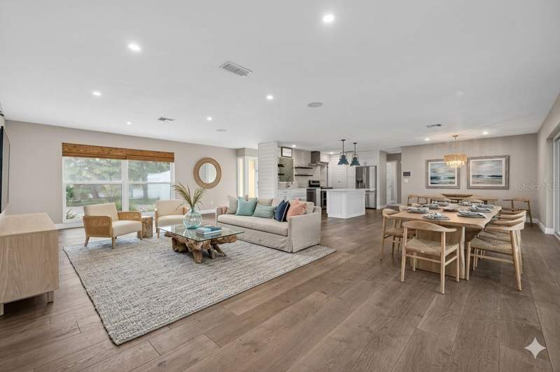 3 bedroom Single Family Residence at 4200 Beach Drive, Lewis Island Bahama Isles Add, St Petersburg — photo 4