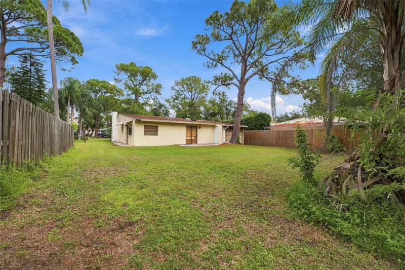 3 bedroom Single Family Residence at 511 Tennessee Avenue, Crystal Beach Rev, Crystal Beach — photo 5