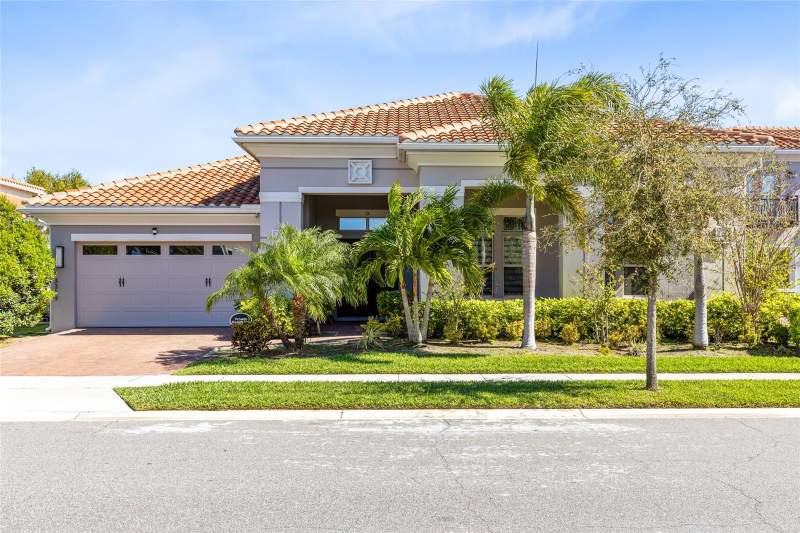 4 bedroom Single Family Residence at 13319 Alderley Drive, Eagle Creek, Orlando — photo 2