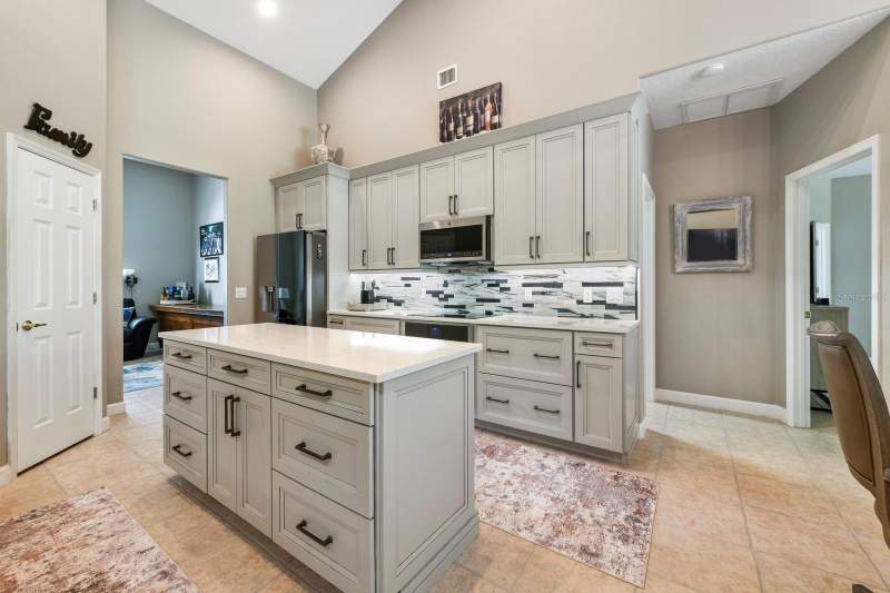 3 bedroom Single Family Residence at 5039 Greenbriar Trail, Mount Dora Country Club Mt Dora Ph 02-4, Mount Dora — photo 3