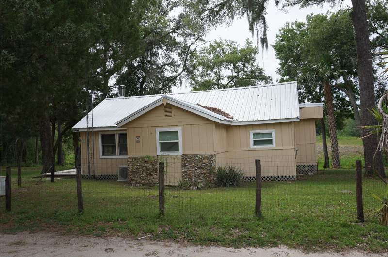 2 bedroom Single Family Residence at 5470 NE 165th Terrace Road, Silver Springs Campsites, Silver Springs — photo 4