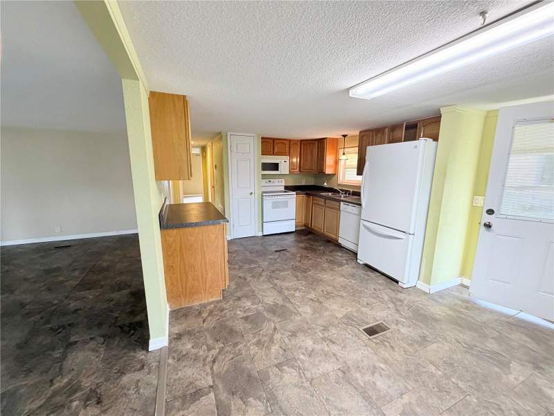 2 bedroom Manufactured Home at 14224 Sandhurst Street, Brookridge Comm, Brooksville — photo 5