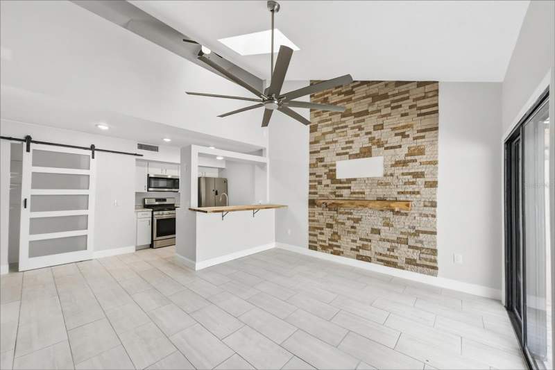 2 bedroom Townhouse at 101 N Hill Avenue #2, Lofts Ph 01, Deland — photo 3