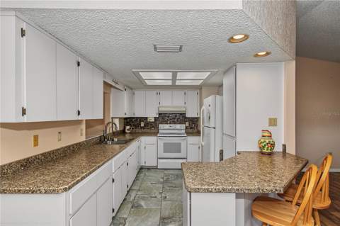 8777 SW 116th Place Road, Ocala FL - photo 11 of 44