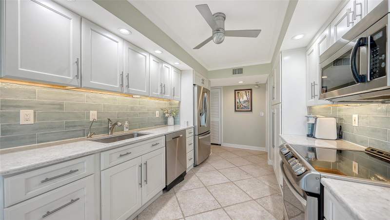2 bedroom Condominium at 2425 Gulf Of Mexico Drive #1E, Sea Gate Club, Longboat Key — photo 5