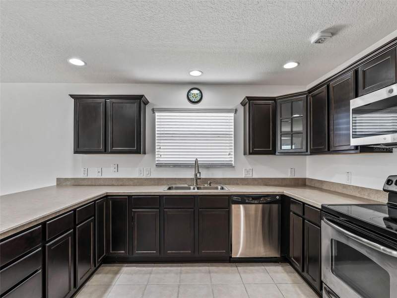 3 bedroom Single Family Residence at 764 Baisley Trail, Villages Of Sumter, The Villages — photo 4