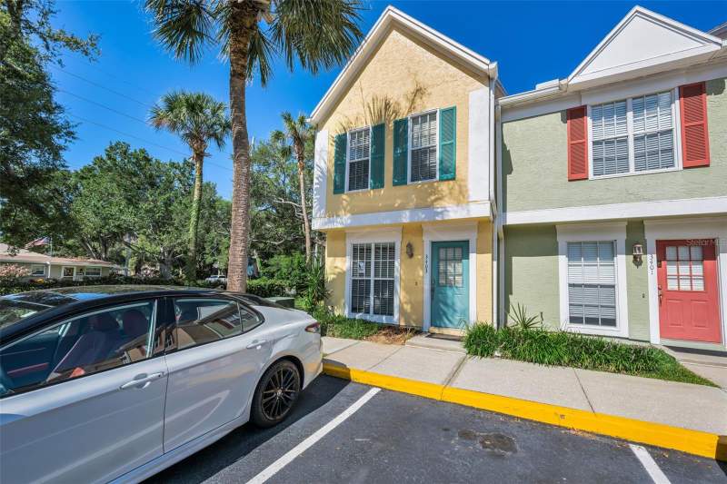 Sheridan WoodsCondos for Sale in Tampa, FL