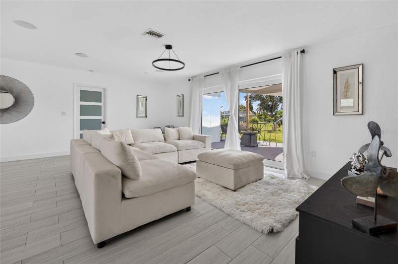 3 bedroom Single Family Residence at 6484 Angle Place, Port Charlotte Sub 13, North Port — photo 5