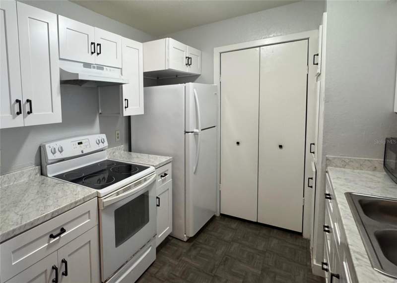 1 bedroom Condominium at 5540 Devonbriar Way #203, Regency Gardens, Orlando — photo 3