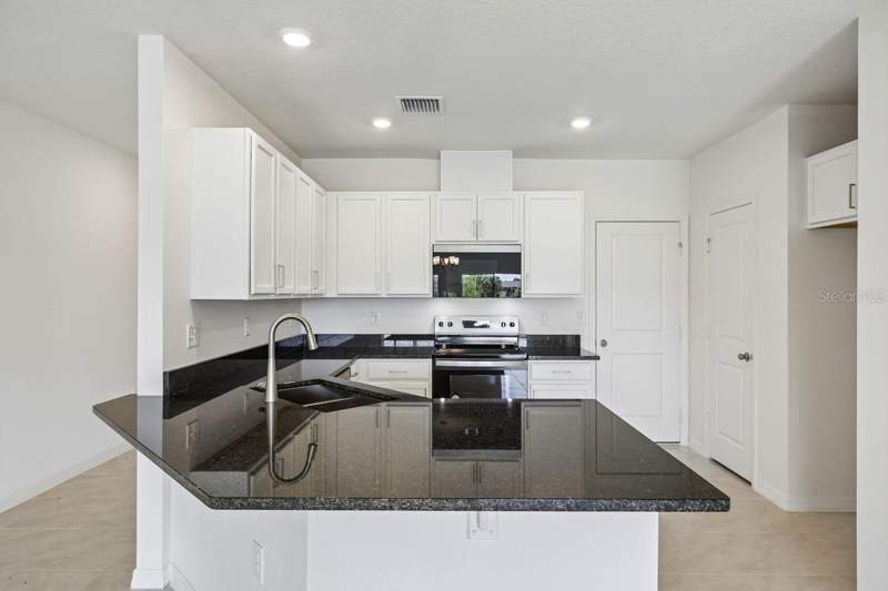 3 bedroom Townhouse at 382 Sequoia Drive, Reserve At Forest Lake, Lake Wales — photo 5