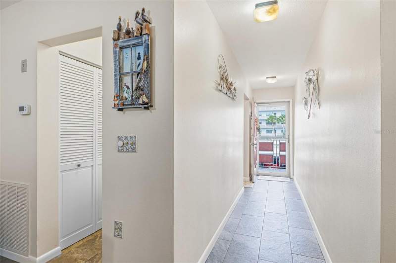 1 bedroom Condominium at 5521 80th Street #212, Five Towns Of St Pete, St Petersburg — photo 4
