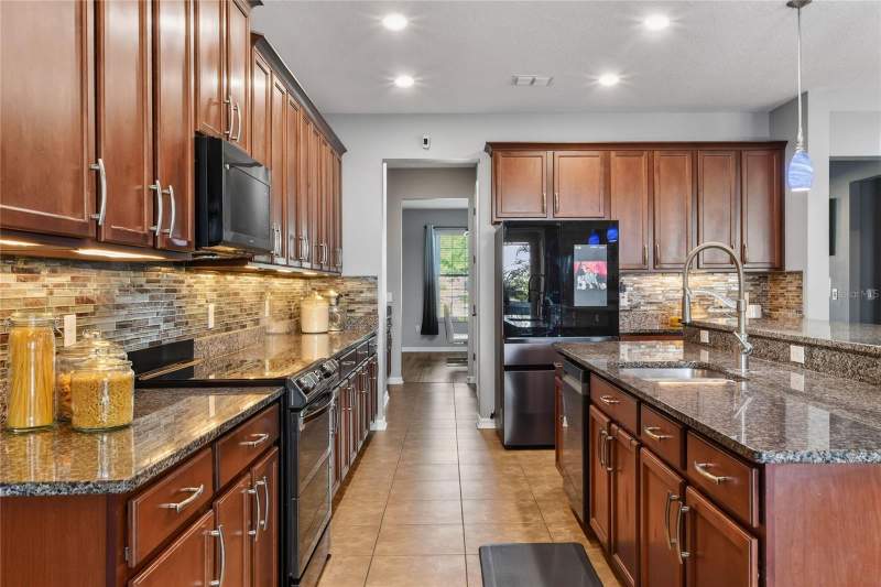 5 bedroom Single Family Residence at 232 Magneta Loop, Estates/Aubrundale Ph 2, Auburndale — photo 5