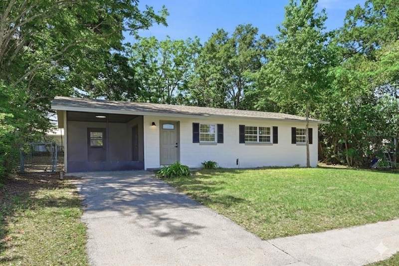 2115 WOODLAND BOULEVARD home for sale in Leesburg Woodland Park Homes for Sale: 12 Homes (1961 - 1964)
