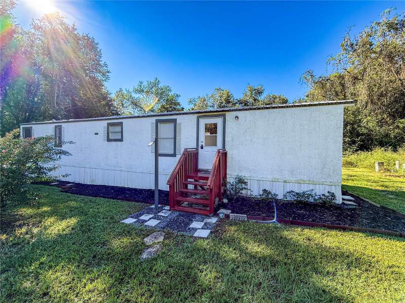 2 bedroom Manufactured Home at 24325 SW 46th Avenue, Newberry, Newberry — photo 4
