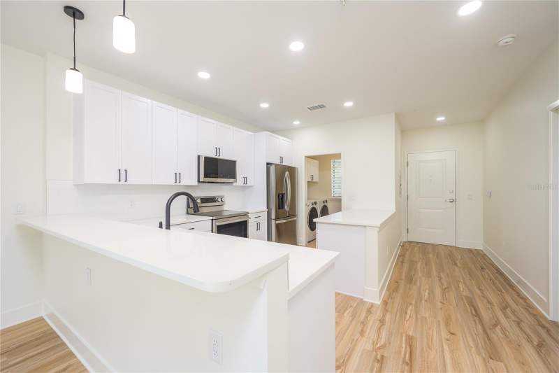 2 bedroom Condominium at 419 SE 1st Avenue #201, Old Ocala Survey, Ocala — photo 4