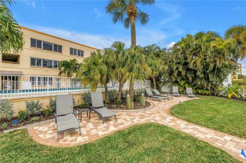 10265 Gulf Boulevard #B315, St Petersburg FL - photo 20 of 34