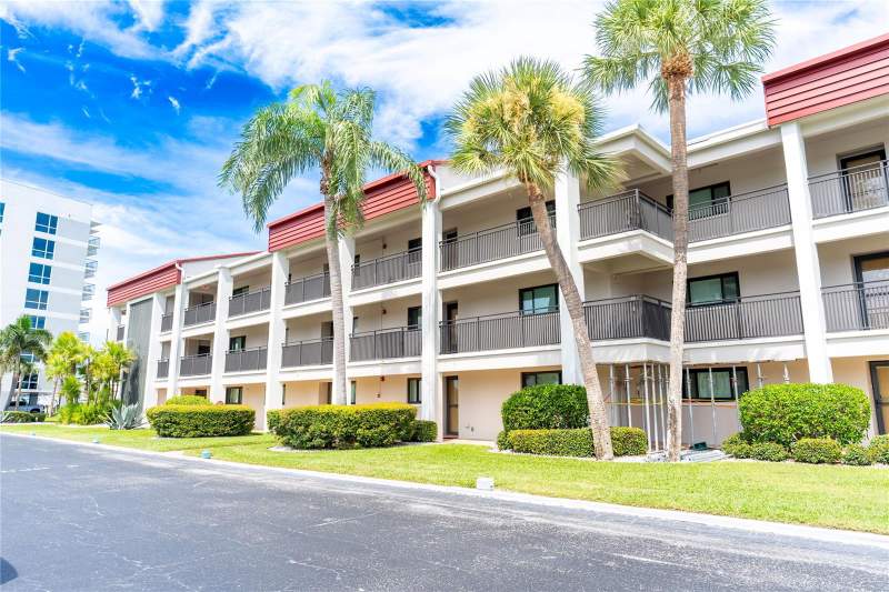 2 bedroom Condominium at 868 Bayway Boulevard #304, Clearwater Point 3, Clearwater — photo 3