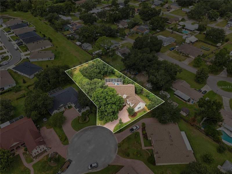 4 bedroom Single Family Residence at 7103 Twelve Oaks Drive, Twelve Oaks, Lakeland — photo 3