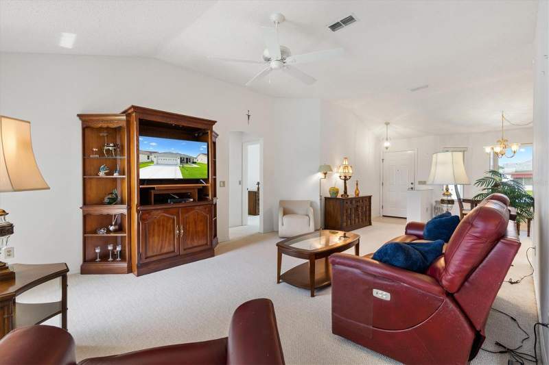 2 bedroom Single Family Residence at 811 San Salvador Drive, The Villages, The Villages — photo 4