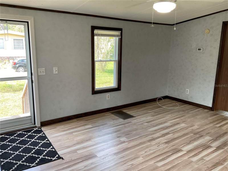2 bedroom Manufactured Home at 18057 SE 20th Place, Unrecorded Sub, Silver Springs — photo 2