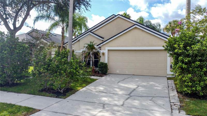 4 bedroom Single Family Residence at 1047 Kelly Creek Circle, Twin Rivers Sec 3A, Oviedo — photo 3