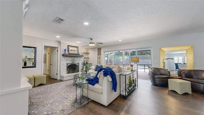5 bedroom Single Family Residence at 718 FOX VALLEY DRIVE, SWEETWATER OAKS, LONGWOOD — photo 4
