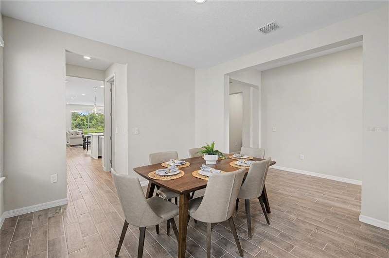 4 bedroom Single Family Residence at 10938 Fieldstone Drive, Artisan Lakes Eaves Bend Ph II Subph A,, Palmetto — photo 4