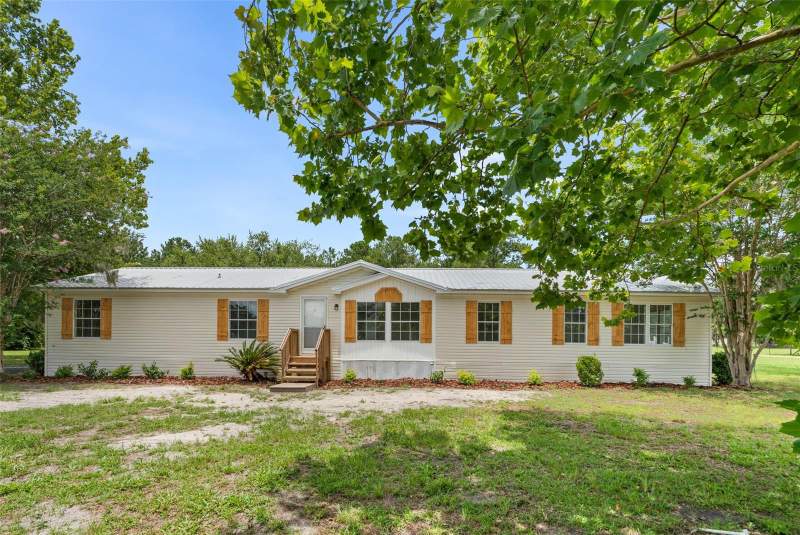 15591 NE 46TH STREET home for sale in Williston Highlands