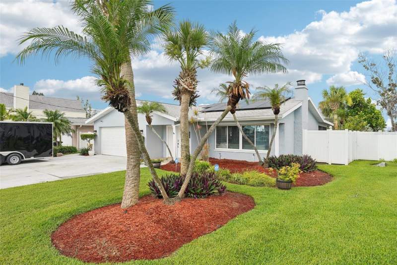 3 bedroom Single Family Residence at 6010 Bayou Grande Boulevard, Shore Acres Bayou Grande Sec, St Petersburg — photo 4