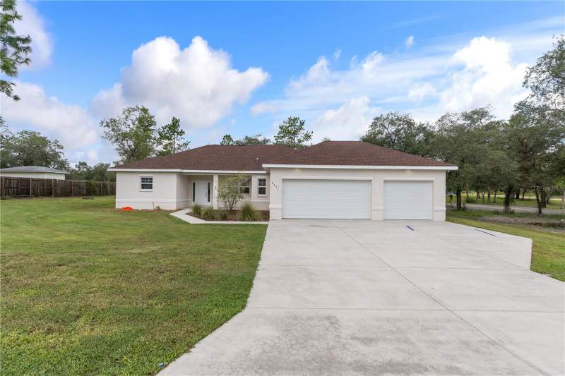3 bedroom Single Family Residence at 8451 Nuzum Road, Royal Highlands, Weeki Wachee — photo 3
