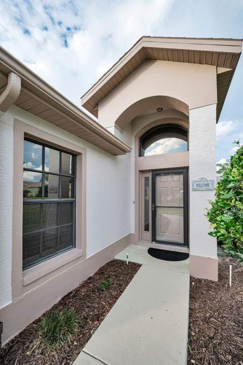 6240 Fairskies Drive, New Port Richey FL - photo 13 of 92