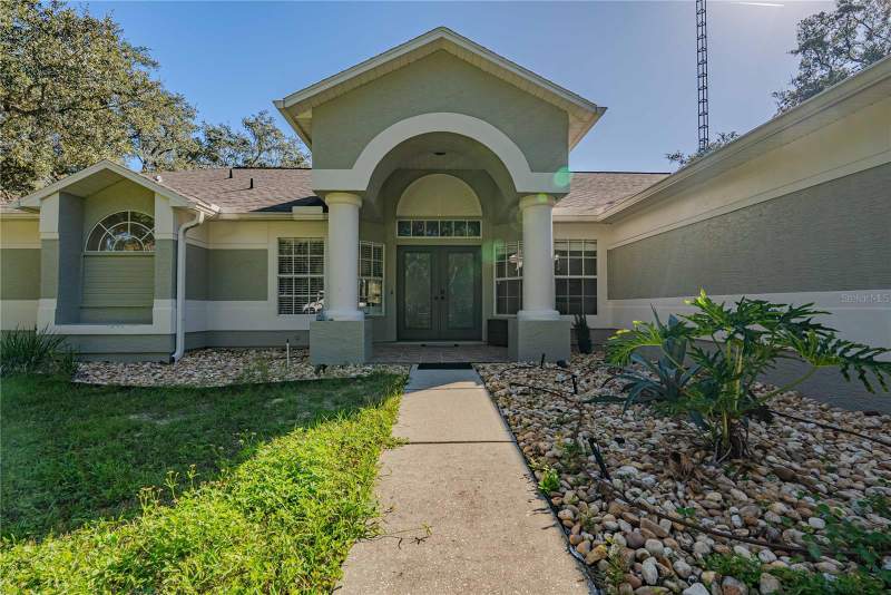 3 bedroom Single Family Residence at 14214 Cinnaman Lane, Woodhaven Estates, Weeki Wachee — photo 2