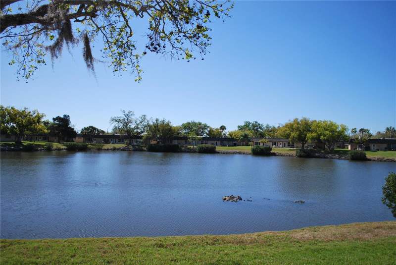 2 bedroom Condominium at 4136 Stratford Drive, Gardens Of Beacon Square, New Port Richey — photo 2