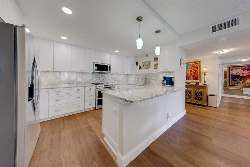 2 bedroom Condominium at 1460 Gulf Boulevard #305, Sand Key Condo-South Beach, Clearwater — photo 2