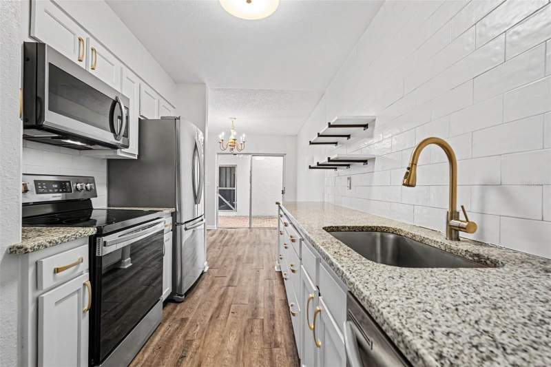 2 bedroom Townhouse at 14408 Burgundy Square, Vieux Carre Condo, Tampa — photo 5