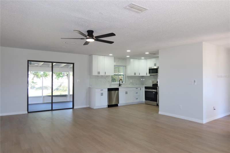 4 bedroom Single Family Residence at 9353 Chase Street, Spring Hill, Spring Hill — photo 3