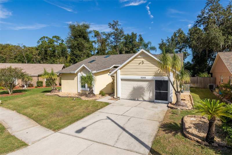 3 bedroom Single Family Residence at 10305 Copperwood Drive, Woods River Ridge, New Port Richey — photo 2