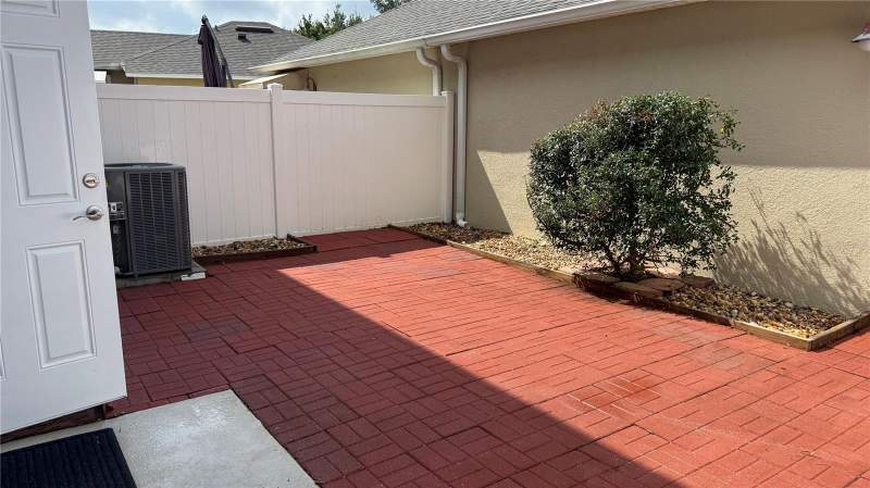 3 bedroom Townhouse at 7108 FIVE OAKS DRIVE, ASHLEY PARK AT HARMONY, HARMONY — photo 4