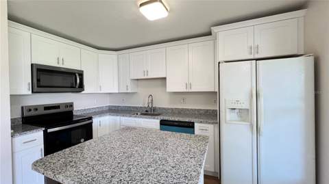 2848 Club Cortile Circle, Kissimmee FL - photo 16 of 35