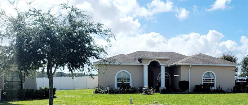 3 bedroom Single Family Residence at 611 Valencia Court, Valencia Heights Add, Dundee — photo 2