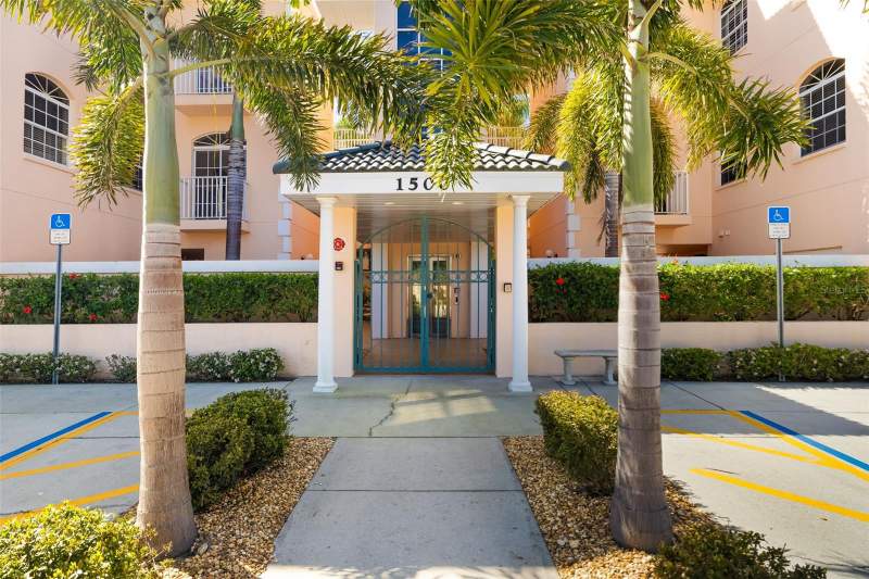 Courtyards at Gondola Park