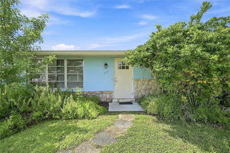2 bedroom Single Family Residence at 457 Garfield Ave NW, Port Charlotte Section 87, Port Charlotte — photo 2
