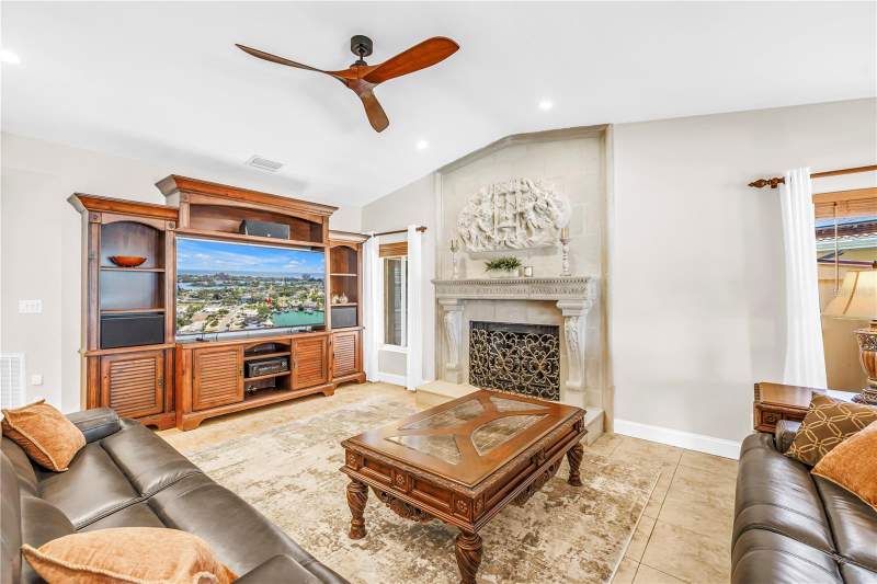 5 bedroom Single Family Residence at 3945 Poinsettia Drive, Belle Vista Point, St Pete Beach — photo 5