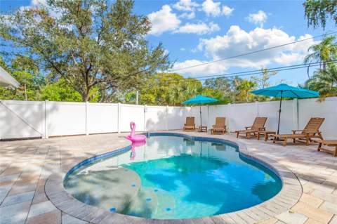 1749 Magnolia Drive, Clearwater FL - photo 10 of 60